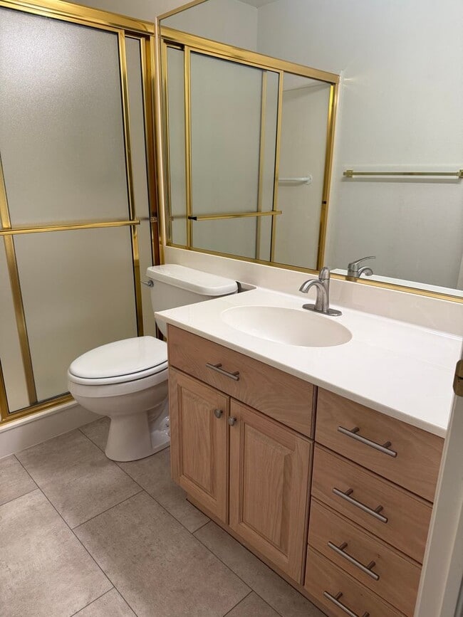 Building Photo - Single-Level Home with Community Pool, Gym, and More!