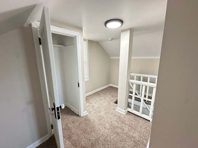 Building Photo - Fully Renovated 3-Bedroom Home – Move-In R...