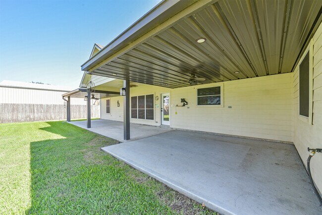 Building Photo - 3077 Dee's Cir