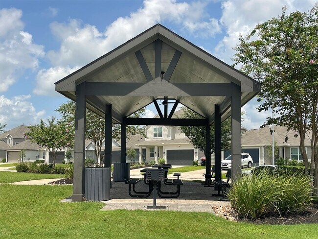 Building Photo - 6515 James Michael Dr
