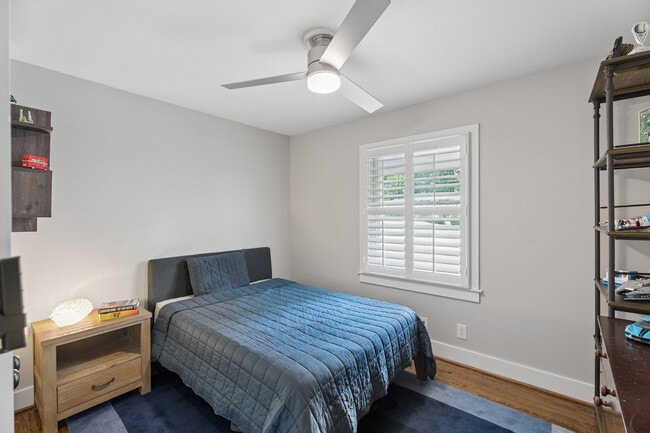 Building Photo - 4097 Longview Dr