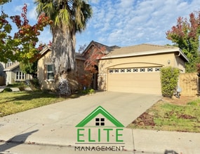 Building Photo - **A beautifully maintained single-family h...