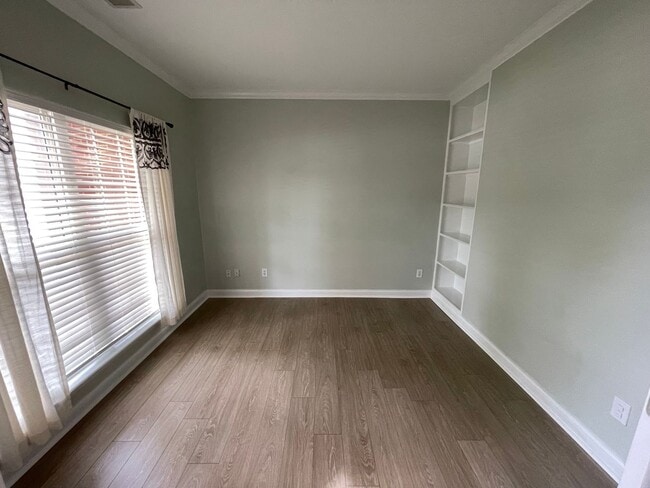 Building Photo - Remarkable East Jefferson Home For Rent