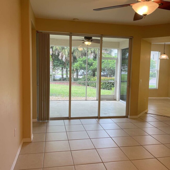 Building Photo - ** BEAUTIFUL UNFURNISHED 3 BED\2 BATH LAKE...
