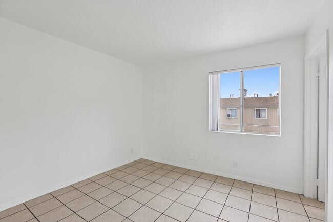 Floorplan - 4717-4727 Gambier/4716-4726 Butterfly
