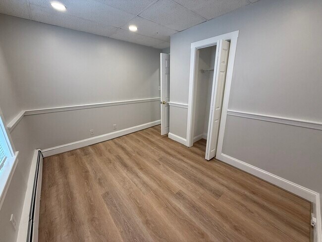 Building Photo - 63 Holten St