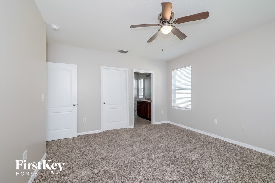 Building Photo - 107 Fall Glo Rd