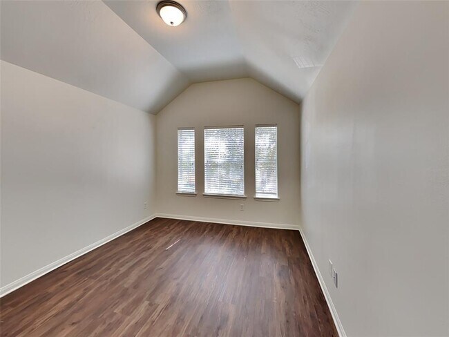 Building Photo - 4002 Ashview Ln