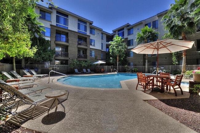 Building Photo - 1701 E Colter St