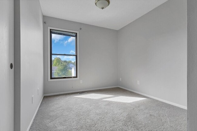 Building Photo - Pataskala Ridge Home