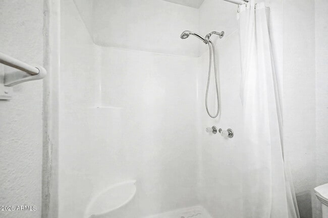 Building Photo - 1319 W Tulip Pl