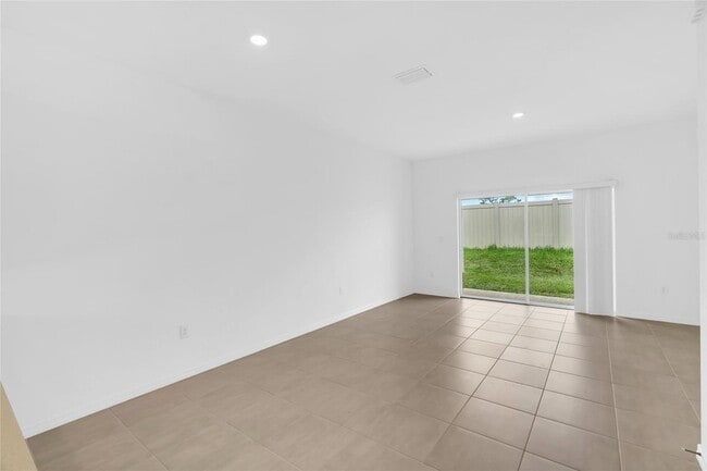 Building Photo - 8765 Daybreak St