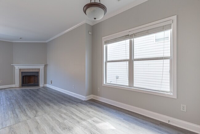 Building Photo - A MUST SEE IN SUGAR HILL!!!