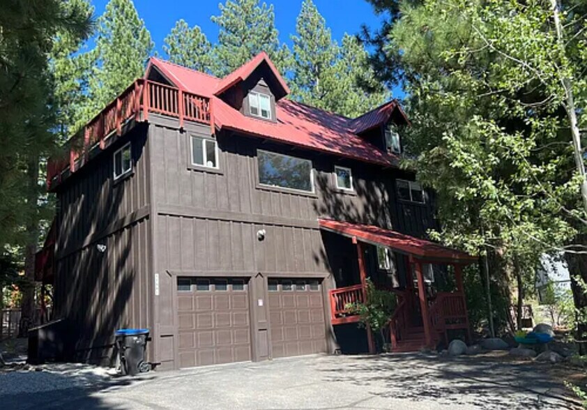 Building Photo - 11881 Pine Forest Rd