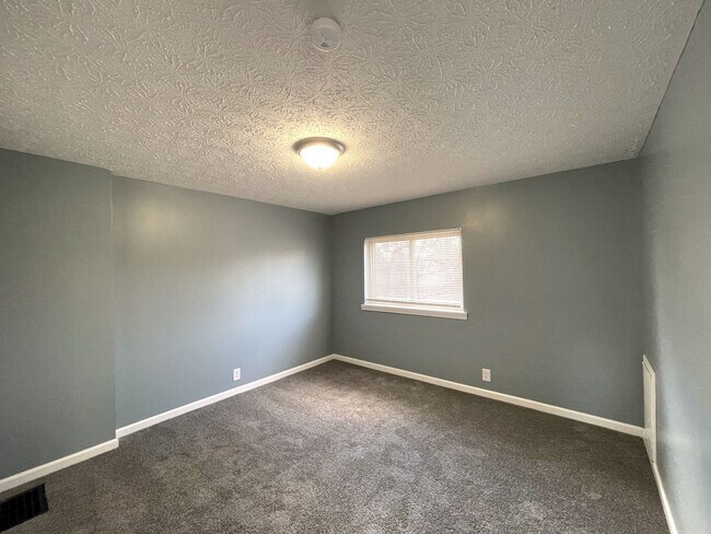 Building Photo - 1283 Linwood Ave