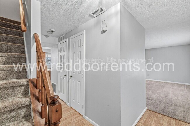 Building Photo - 8029 Cardinal Cove W