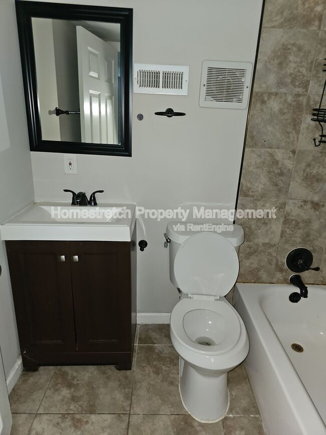Building Photo - 2633 Avie Dr