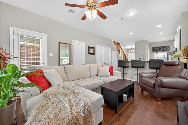 Building Photo - 278 Capetown Way