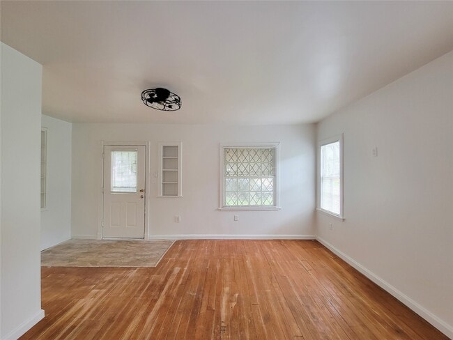 Building Photo - 2816 Elser St