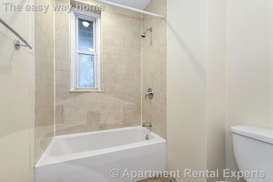 Building Photo - 46 Brackett St