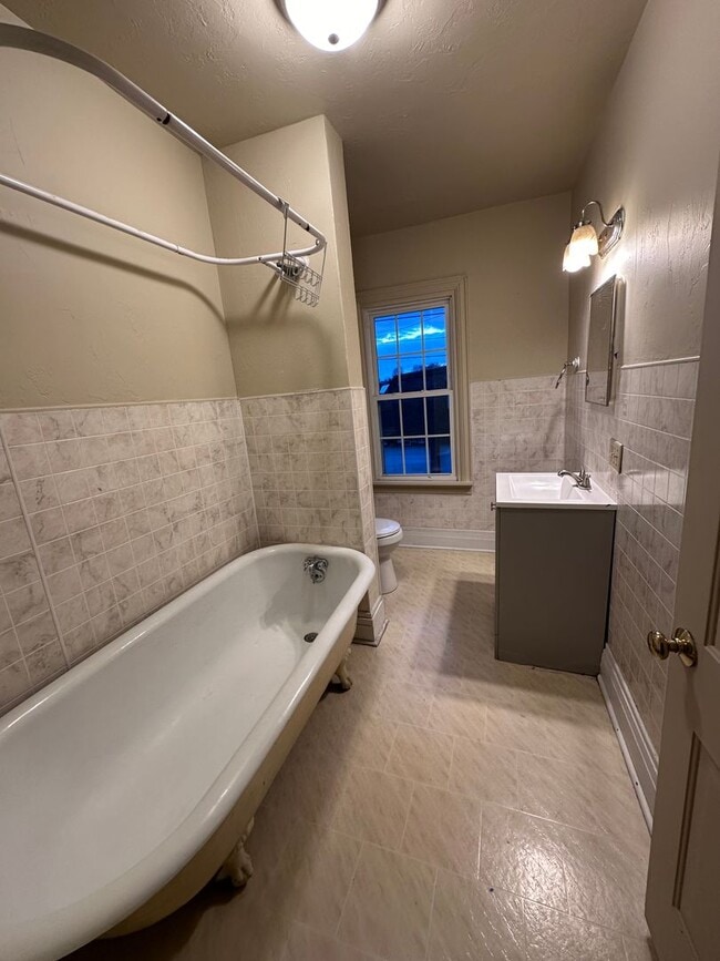 Building Photo - 3 Bedroom Home in Lebanon City