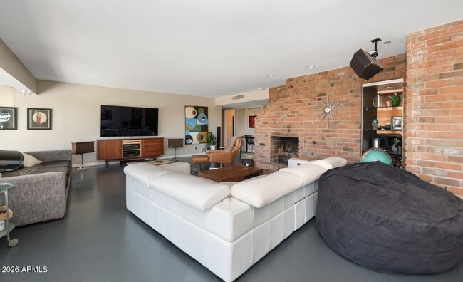 Building Photo - 5526 Camelback Canyon Dr