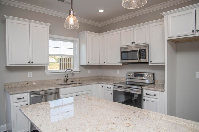 Building Photo - Bellingham Cove Townhome!