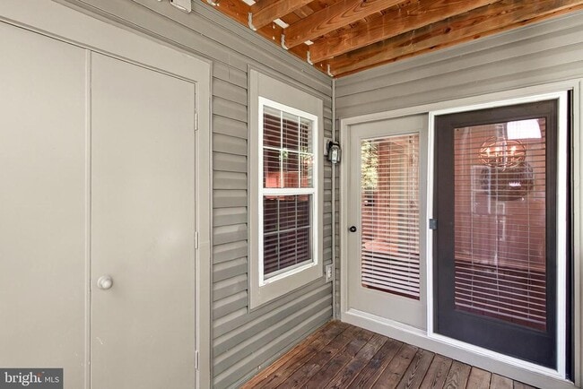 Building Photo - 4126 Monument Ct