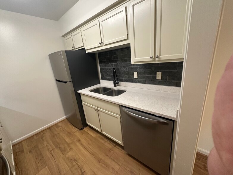 Building Photo - 2118 Acklen Ave