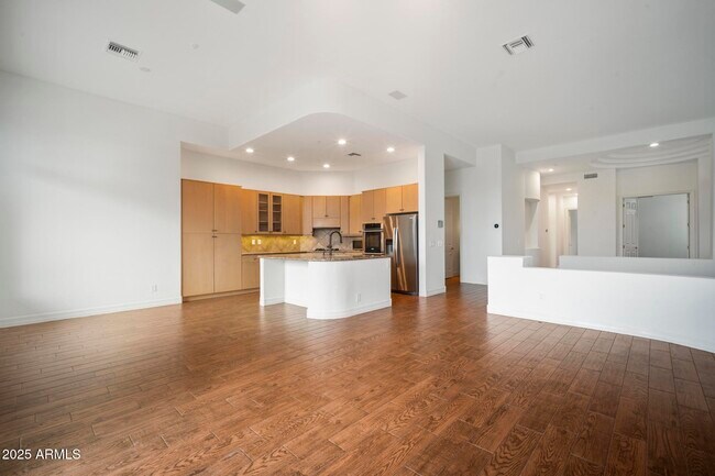Building Photo - 9359 E Cavalry Dr