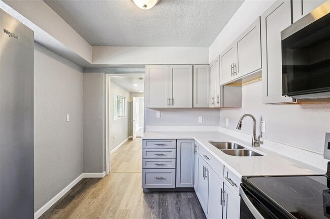 Building Photo - 1911 22nd Ave S