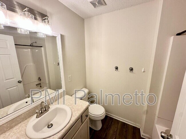 Building Photo - 227 Hardwood Dr