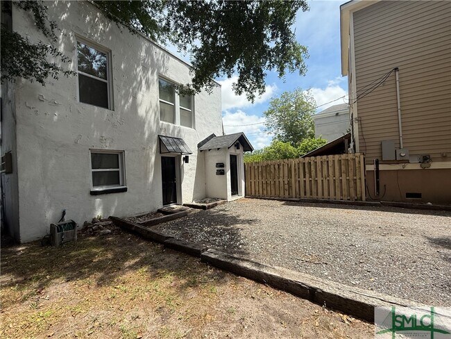 Building Photo - 508 E Henry St