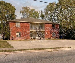 Building Photo - AVAILABLE NOW!