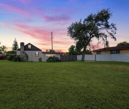 Building Photo - 2582 SW 67th Ave