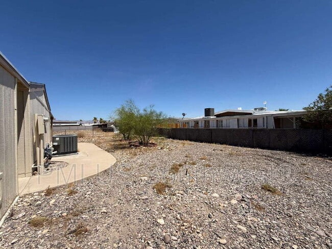 Building Photo - 622 Riverfront Dr