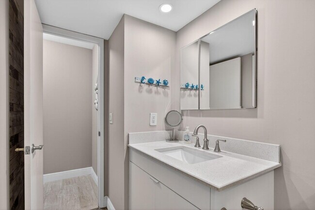 Building Photo - 111 Briny Ave