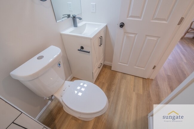 Building Photo - 1911 Eastern Ave