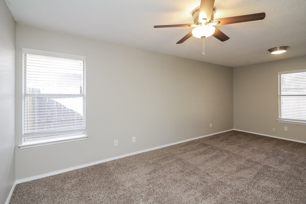 Building Photo - 900 Vicksburg Ln