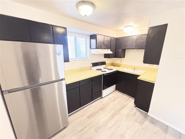 Building Photo - 325 W 100 S