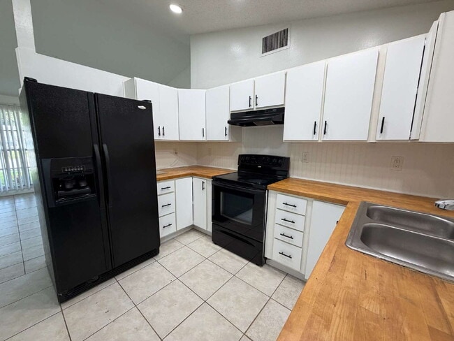 Building Photo - 3532 Glenburn Ct