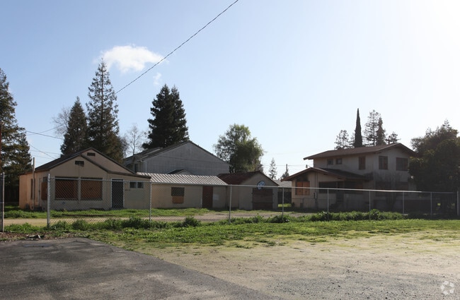 Primary Photo - 600 20th Century Blvd