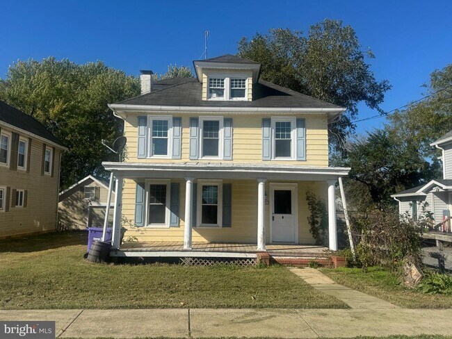 Building Photo - 108 S Main St