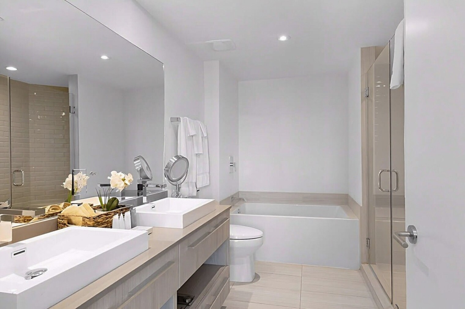 Building Photo - 4010 S Ocean Dr