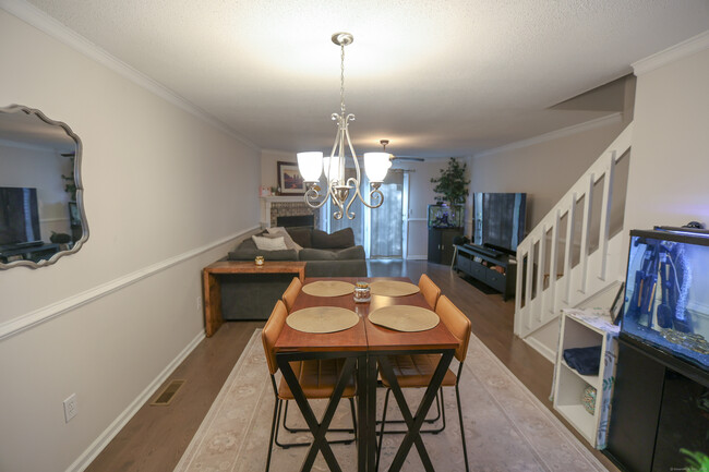 Building Photo - 906 Mill Pond Dr