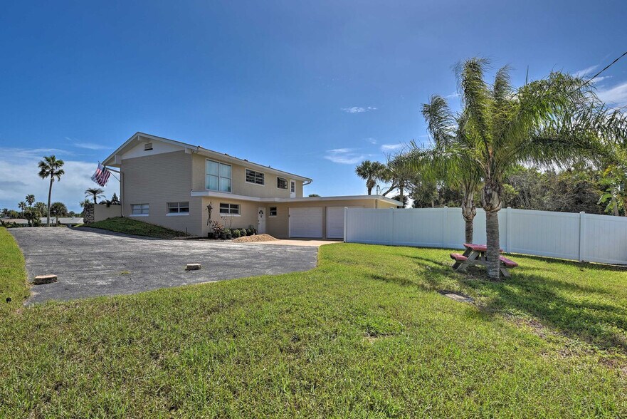 Building Photo - 726 Alden Dr