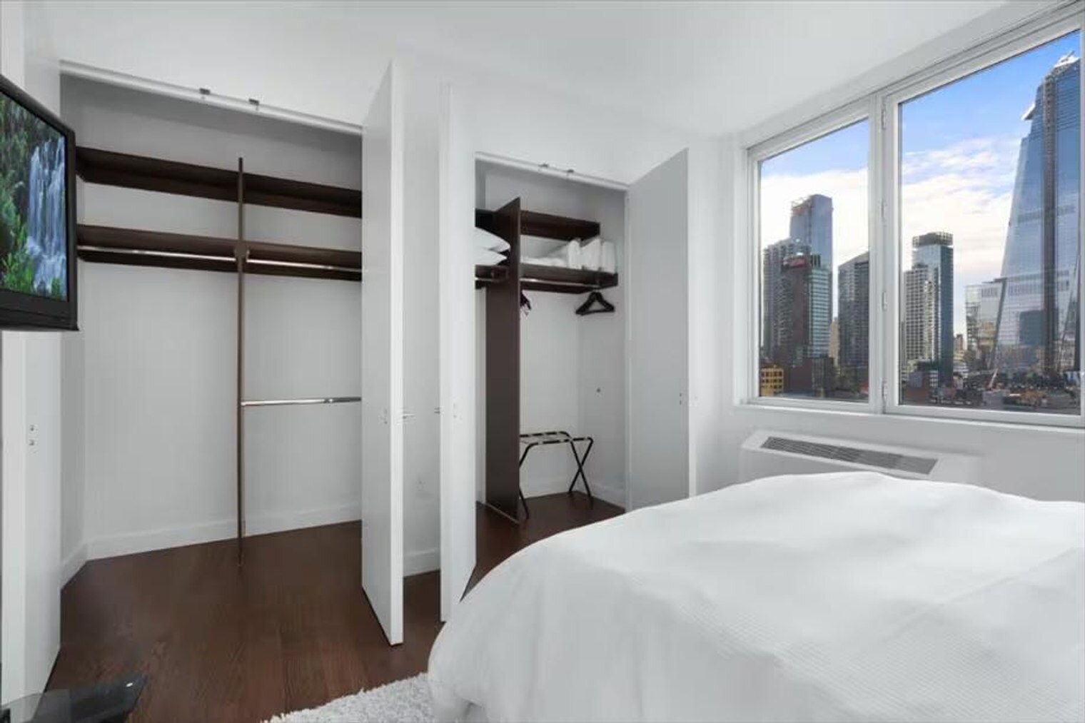 Building Photo - 605 W 42nd St