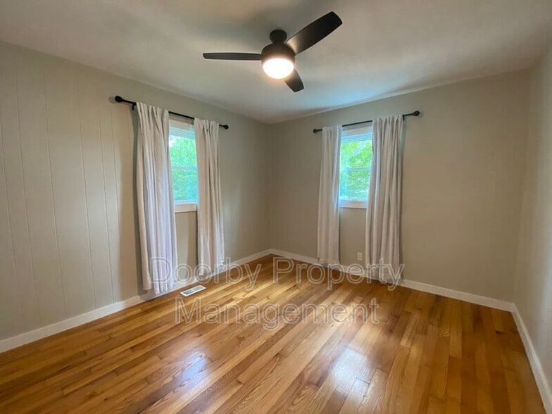 Building Photo - 318 Williams Dr