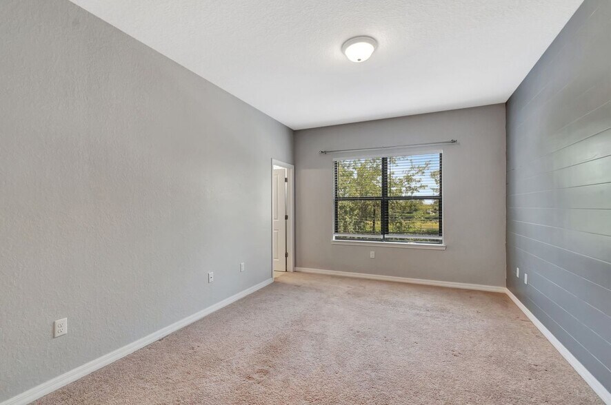 Building Photo - 2854 Bard St