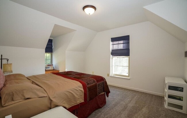 Building Photo - 2BR/2.5BA End Unit Condo | Central York SD | Open Layout | Parking + Patio | Spacious Living!
